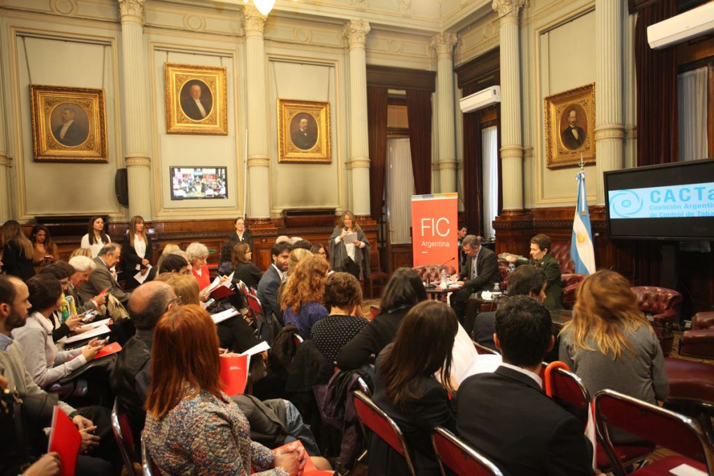 Se realizó en el Senado una jornada para promover la ratificación argentina del Convenio Marco para el Control del Tabaco de la OMS